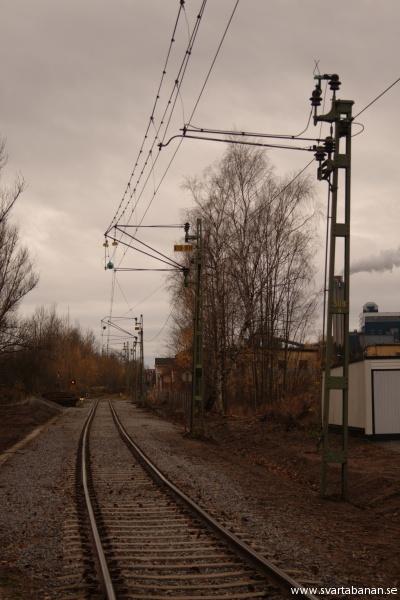 Nyreparerad Svartåbana nära Örebro S den 5 november 2007. - klicka för att stänga rutan
