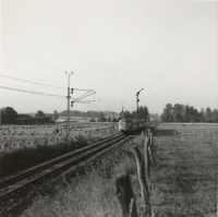 Expresståg 82 »Värmlänningen« passerar den södra semaforen i Latorpsbruk den 12 augusti 1961. - klicka för att förstora