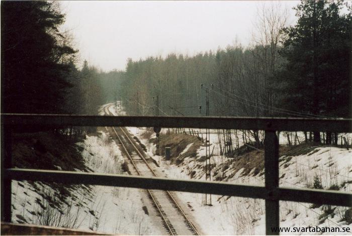 Utsikt från bron väster om Mullhyttemo våren 1984. - klicka för att stänga rutan