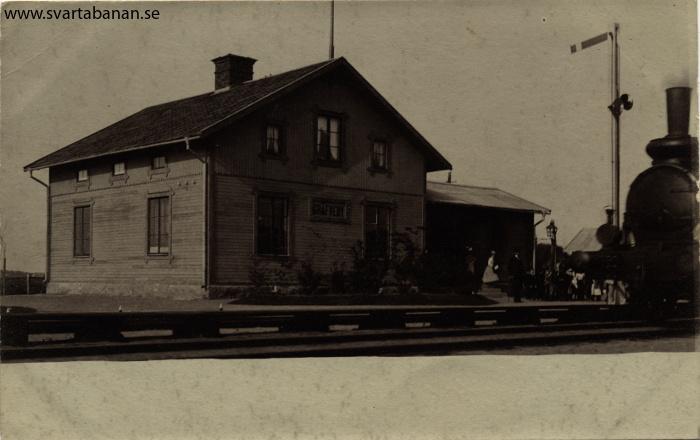 Gräveby stationshus i början av 1900-talet. - klicka för att stänga rutan