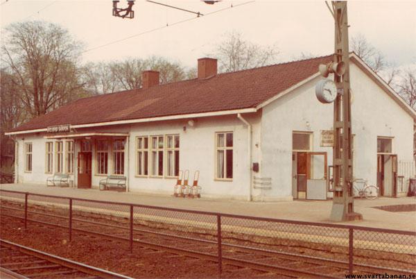 Örebro Södra stationshus i maj 1969. - klicka för att stänga rutan