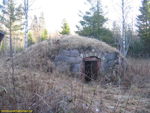 Hemsjöns banvaktstugas jordkällare den 5 januari 2006. - klicka för att förstora