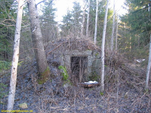 Ängslättens banvaktstugas jordkällare den 5 januari 2005. - klicka för att förstora Ängslättens banvaktstugas jordkällare den 5 januari 2005. - klicka för att förstora