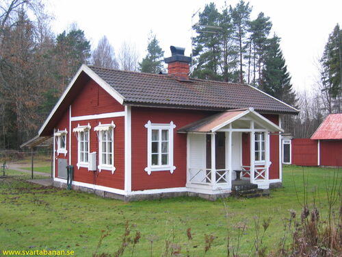 Bälsåsby banvaktstuga den 11 november 2004. - klicka för att förstora Bälsåsby banvaktstuga den 11 november 2004. - klicka för att förstora