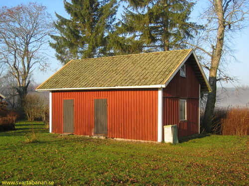 Norrhults banvaktstugas uthus den 11 november 2005. - klicka för att förstora Norrhults banvaktstugas uthus den 11 november 2005. - klicka för att förstora