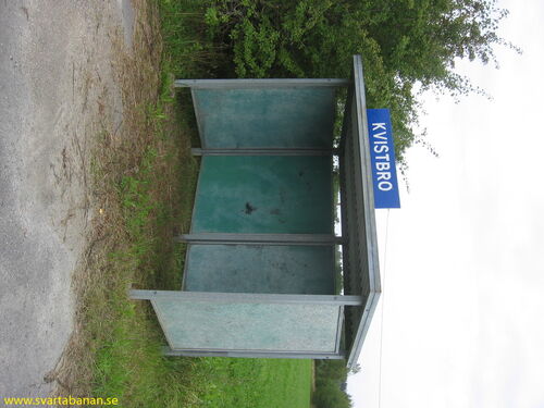 Kvistbro hållplatskur i september 2007. - klicka för att förstora Kvistbro hållplatskur i september 2007. - klicka för att förstora