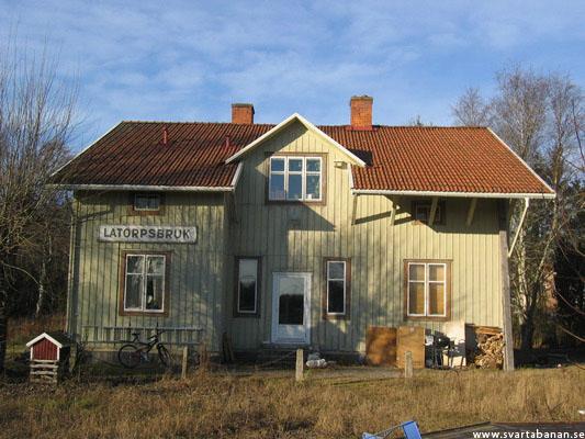 Latorpsbruks stationshus. - klicka för att stänga rutan