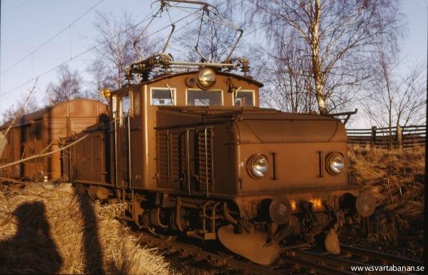 Elloket Hg 774 växlar i Latorpsbruk den 25 januari 1974. - klicka för att stänga rutan