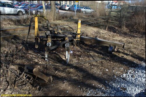 Redskap för att byta slipers vid växeln in mot Nerikes Allehanda den 7 mars 2008. - klicka för att förstora Redskap för att byta slipers vid växeln in mot Nerikes Allehanda den 7 mars 2008. - klicka för att förstora