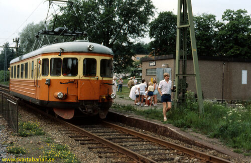 Tåg 3067 i Svartå den 24 juni 1985. - klicka för att förstora