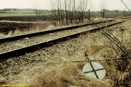 Spåret vid södra södra infarten till Latorpsbruk den 11 april 1991. - klicka för att förstora