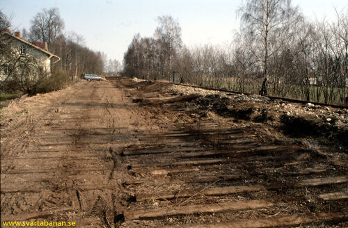 Bangården i Latorpsbruk den 11 april 1991. - klicka för att förstora