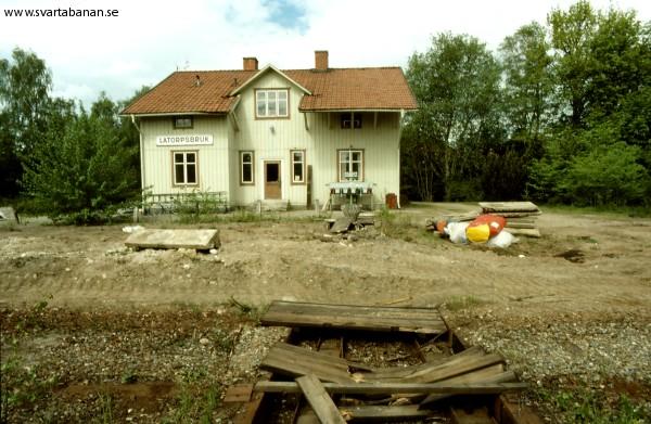 Latorpsbruk stationshus den 28 maj 1991. - klicka för att stänga rutan