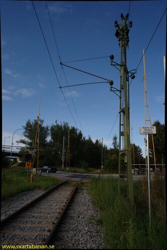 Gränsskylt mellan Örebro kommuns och Banverkets spår den 29 augusti 2008. - klicka för att förstora Gränsskylt mellan Örebro kommuns och Banverkets spår den 29 augusti 2008. - klicka för att förstora