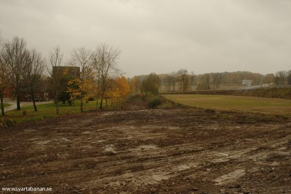 Banvallen mellan Västra Via och Lannabruk den 11 oktober 2008. - klicka för att stänga rutan