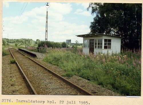 Ingvaldstorp hållplats den 22 juli 1985. - klicka för att förstora Ingvaldstorp hållplats den 22 juli 1985. - klicka för att förstora