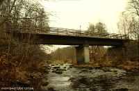 Den östra järnvägsbron vid Karlslund den 11 november 2011. - klicka för att förstora
