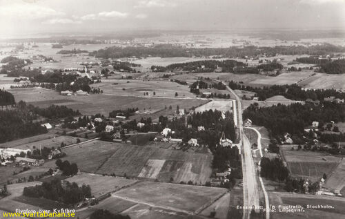 Flygfoto över Kvistbro någon gång efter 1937. - klicka för att förstora Flygfoto över Kvistbro någon gång efter 1937. - klicka för att förstora