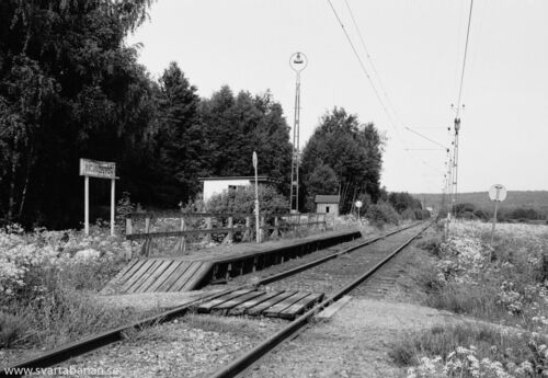 Ingvaldstorps hållplats den 19 juni 1985. - klicka för att förstora Ingvaldstorps hållplats den 19 juni 1985. - klicka för att förstora