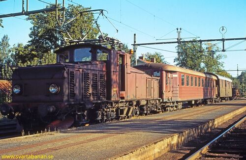 Tåg 4063 vid plattformen i Latorpsbruk den 4 september 1972. - klicka för att förstora Tåg 4063 vid plattformen i Latorpsbruk den 4 september 1972. - klicka för att förstora