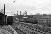 Ett loktåg inne i Mullhyttemo den 10 maj 1978. - klicka för att förstora