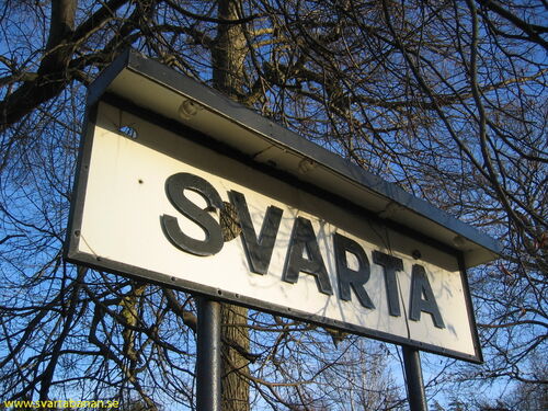 Skylt vid spåret i Svartå den 5 januari 2005. - klicka för att förstora