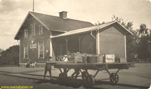 Stationshuset i Mullhyttemo i början av 1900-talet. - klicka för att förstora Stationshuset i Mullhyttemo i början av 1900-talet. - klicka för att förstora