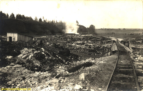 Vy från alunbruket vid Latorpsbruks station på 1910-talet. - klicka för att förstora