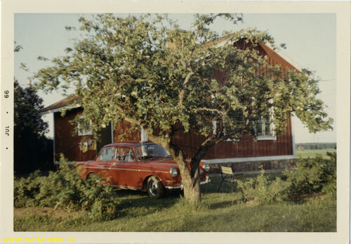 Hidinge banvaktstuga omkring 1966. - klicka för att förstora Hidinge banvaktstuga omkring 1966. - klicka för att förstora