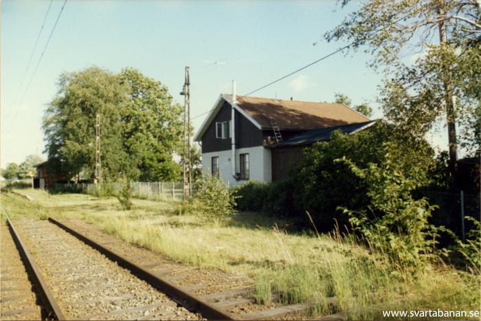 Stationshuset i Gräveby den 22 juli 1985. - klicka för att stänga rutan