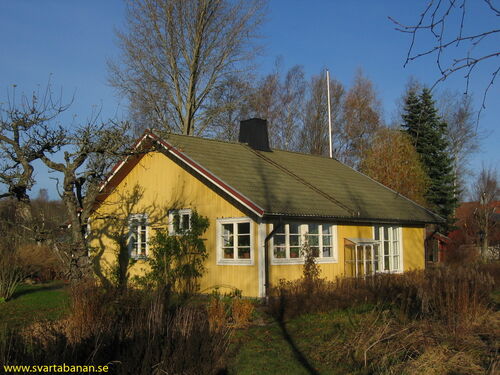 Holmstorp banvaktstuga den 14 november 2004. - klicka för att förstora Holmstorp banvaktstuga den 14 november 2004. - klicka för att förstora