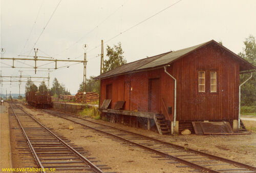 Mullhyttemo godsmagasin i september 1969. - klicka för att förstora Mullhyttemo godsmagasin i september 1969. - klicka för att förstora